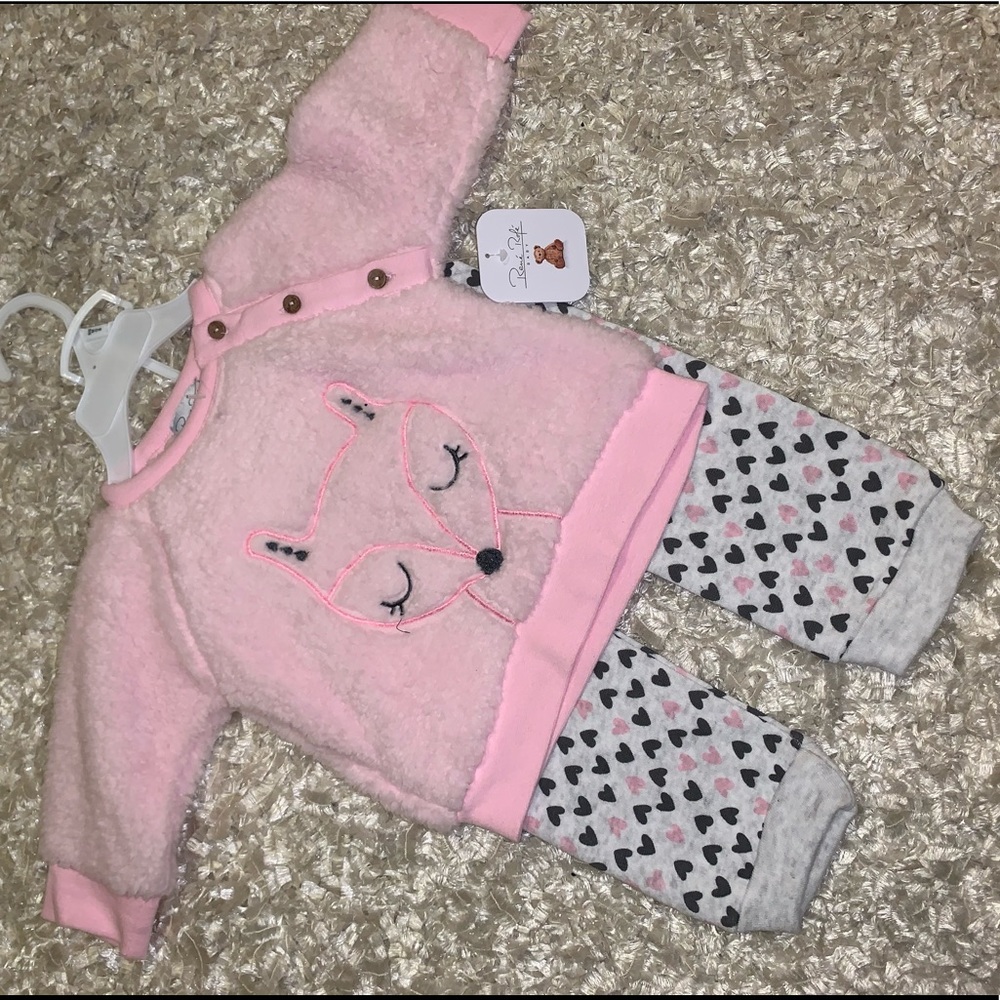 Fox sweater & sweat pants outfit